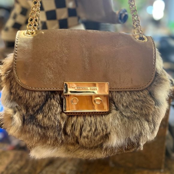 Michael Kors Excellent Condition Rabbit Fur Leather Bag Purse Crossbody 9W 7H - Picture 1 of 5